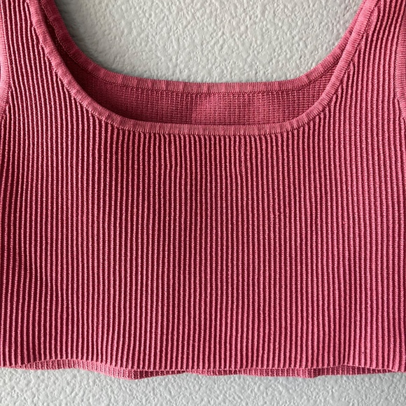Aritzia Babaton Cropped Tank Top - Picture 9 of 10